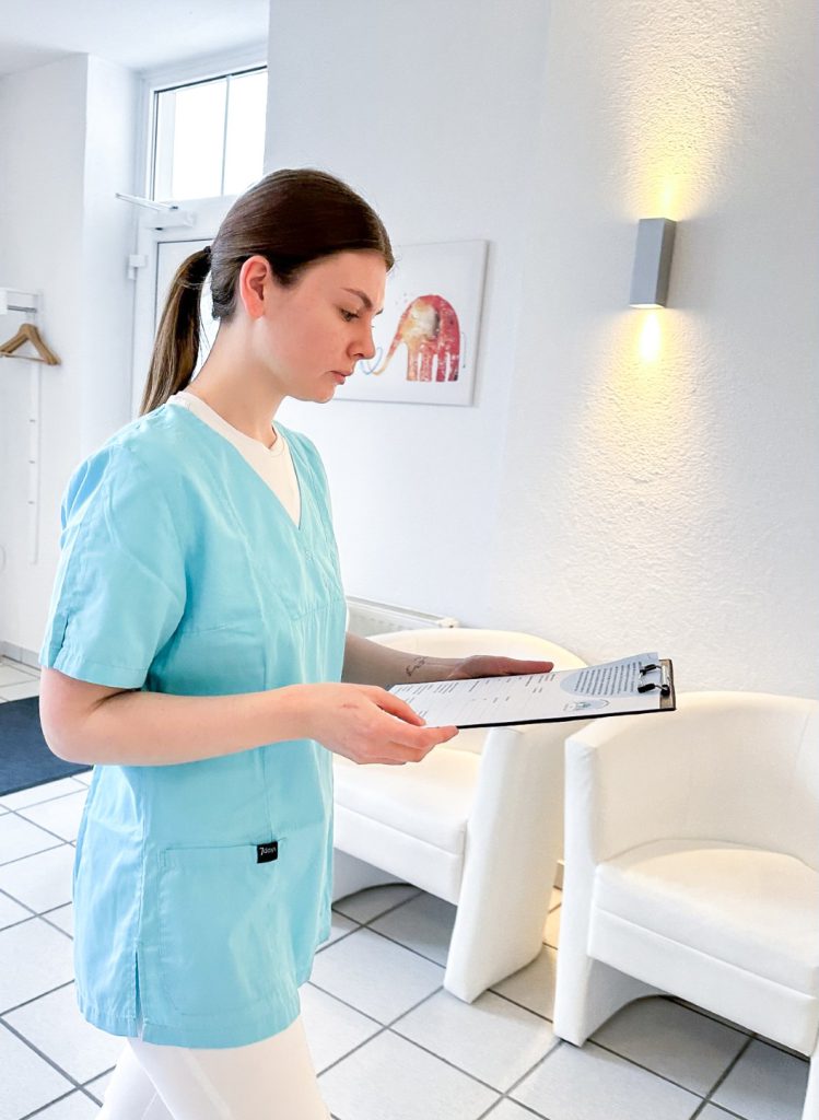 Auszubildende in der Zahnarztpraxis