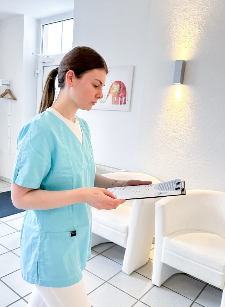 Auszubildende in der Zahnarztpraxis